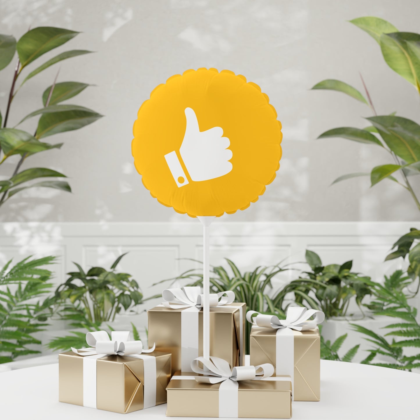 11" Thumbs Up Balloon